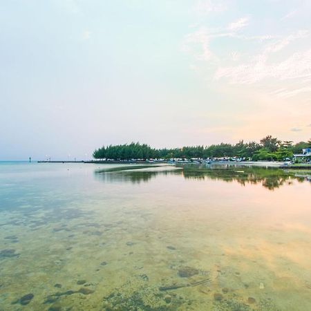 Guerilla Dive Lodge Pulau Pari Jakarta Exterior photo